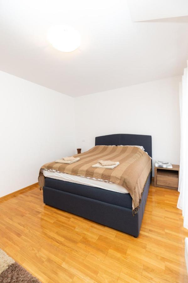 Apartment Sunce Zova