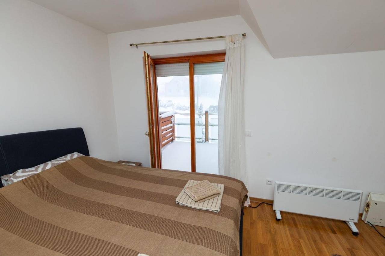 Apartment Sunce Zova *